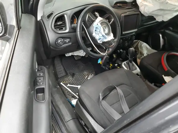 ZACNJDB17NPN59799 2022 JEEP RENEGADE - Image 8