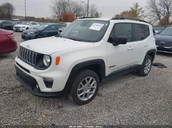 ZACNJDB17NPN70009 2022 JEEP RENEGADE - Image 2