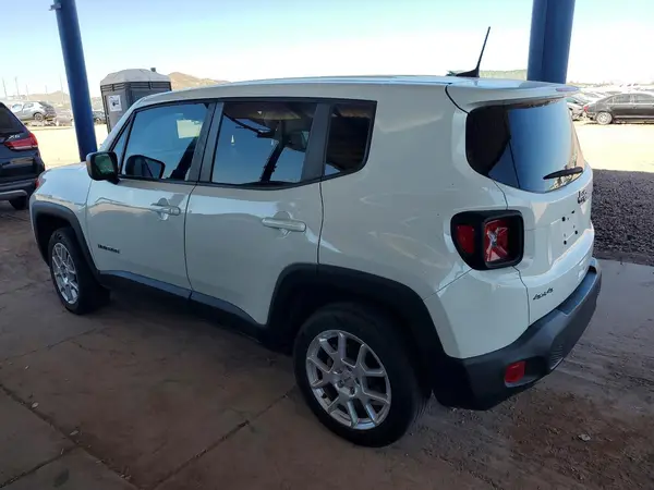 ZACNJDB17PPP24608 2023 JEEP RENEGADE - Image 2