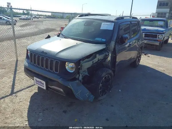 ZACNJDB17PPP42865 2023 JEEP RENEGADE - Image 2