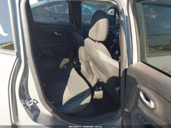 ZACNJDB17PPP42865 2023 JEEP RENEGADE - Image 8