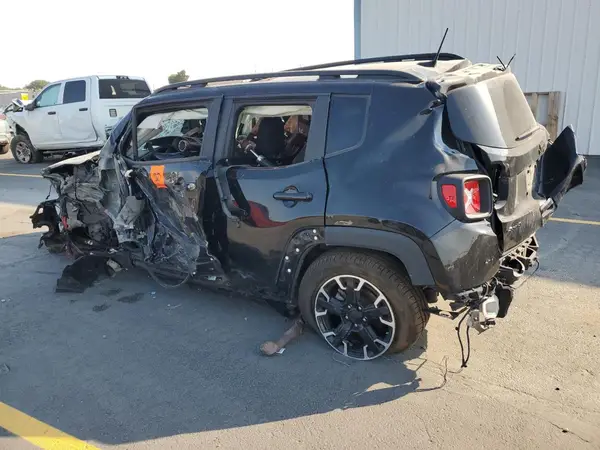 ZACNJDB17PPP44597 2023 JEEP RENEGADE - Image 2