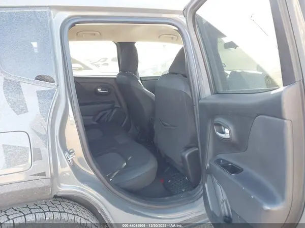 ZACNJDB17PPP56586 2023 JEEP RENEGADE - Image 8