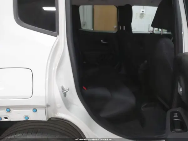 ZACNJDB17PPP70682 2023 JEEP RENEGADE - Image 8