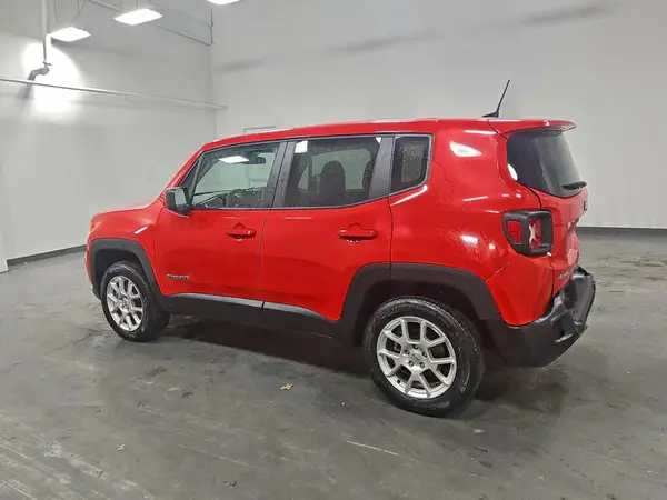 ZACNJDB17PPP72402 2023 JEEP RENEGADE - Image 2