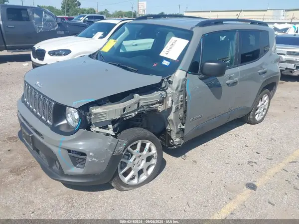 ZACNJDB18NPN47130 2022 JEEP RENEGADE - Image 2