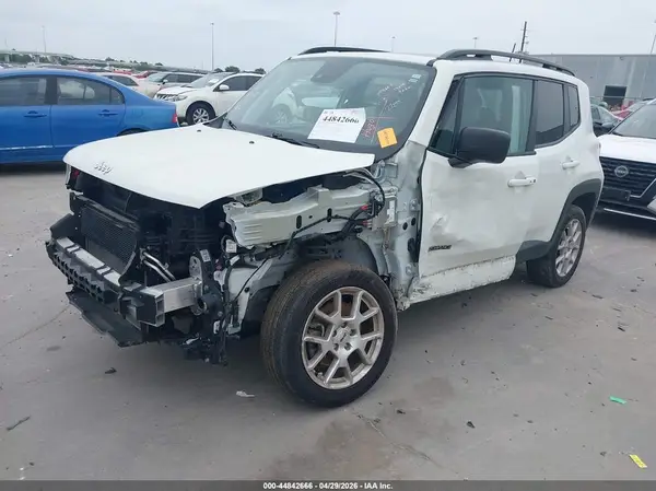 ZACNJDB18NPN62632 2022 JEEP RENEGADE - Image 2
