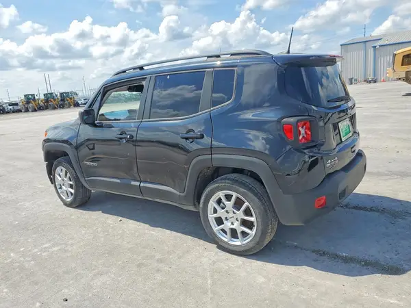 ZACNJDB18NPN87126 2022 JEEP RENEGADE - Image 2
