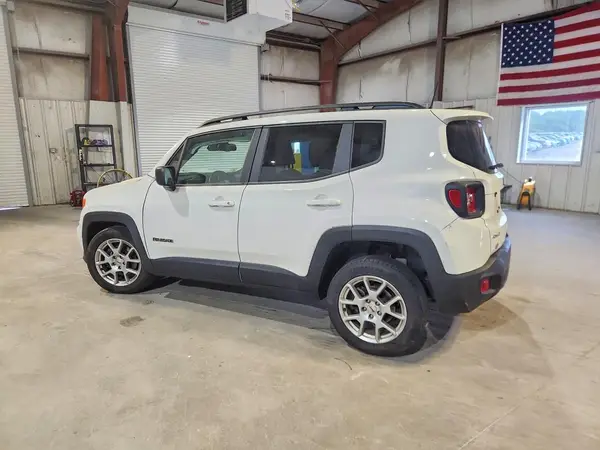 ZACNJDB18PPP31972 2023 JEEP RENEGADE - Image 2