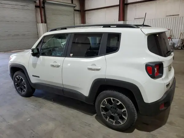 ZACNJDB18PPP40770 2023 JEEP RENEGADE - Image 2