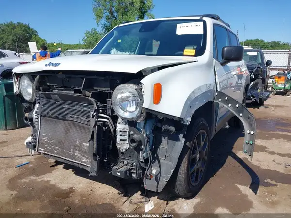 ZACNJDB18PPP41126 2023 JEEP RENEGADE - Image 2