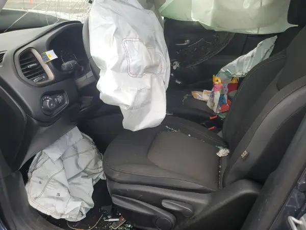 ZACNJDB18PPP42504 2023 JEEP RENEGADE - Image 8