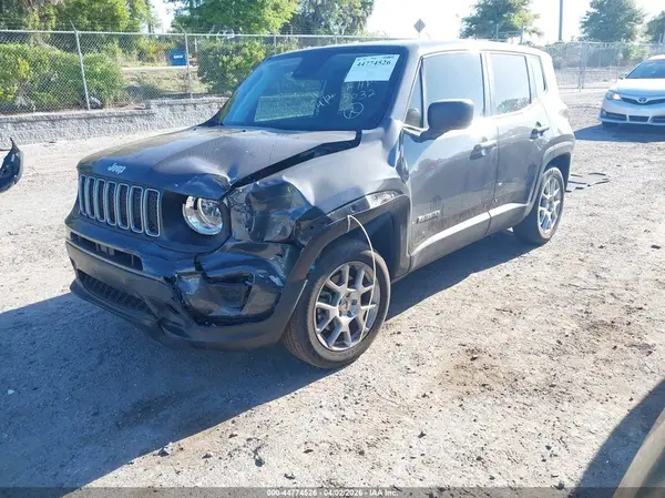 ZACNJDB18PPP45032 2023 JEEP RENEGADE - Image 2