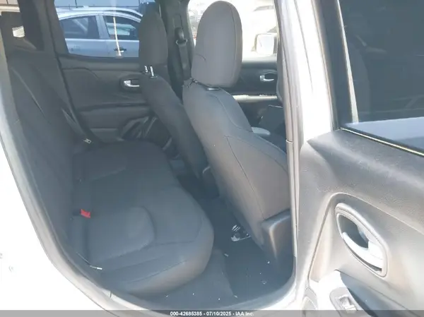 ZACNJDB18PPP56175 2023 JEEP RENEGADE - Image 8
