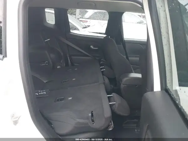 ZACNJDB18PPP67497 2023 JEEP RENEGADE - Image 8