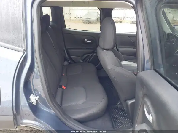 ZACNJDB18PPP70609 2023 JEEP RENEGADE - Image 8