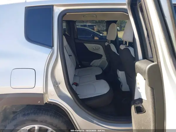 ZACNJDB19MPM41154 2021 JEEP RENEGADE - Image 8