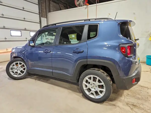 ZACNJDB19NPN57715 2022 JEEP RENEGADE - Image 2