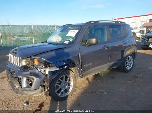 ZACNJDB19NPN60243 2022 JEEP RENEGADE - Image 2