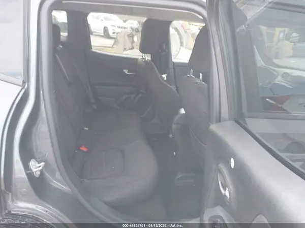 ZACNJDB19NPN66334 2022 JEEP RENEGADE - Image 8