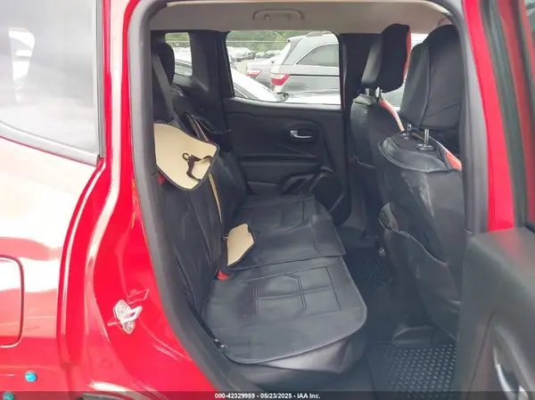 ZACNJDB19NPN81559 2022 JEEP RENEGADE - Image 8