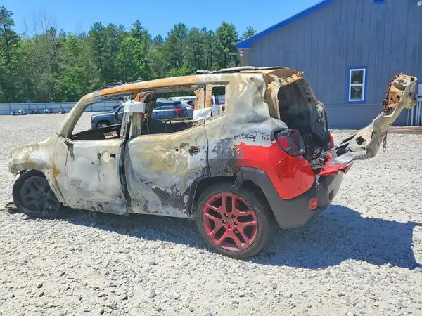 ZACNJDB19NPN82646 2022 JEEP RENEGADE - Image 2