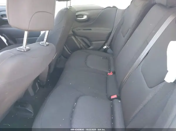 ZACNJDB19PPP10239 2023 JEEP RENEGADE - Image 8