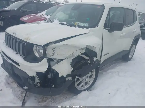 ZACNJDB19PPP14596 2023 JEEP RENEGADE - Image 2