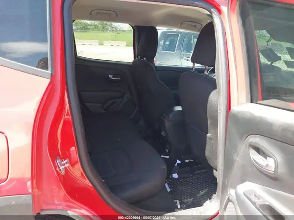 ZACNJDB1XNPN46562 2022 JEEP RENEGADE - Image 8