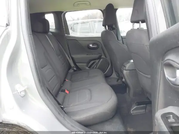 ZACNJDB1XNPN54659 2022 JEEP RENEGADE - Image 8