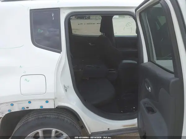 ZACNJDB1XNPN72286 2022 JEEP RENEGADE - Image 8