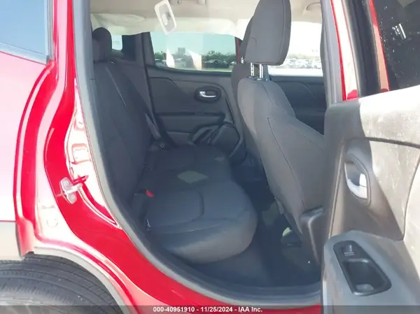 ZACNJDB1XPPP31424 2023 JEEP RENEGADE - Image 8