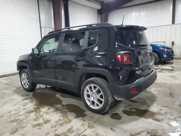 ZACNJDB1XPPP40897 2023 JEEP RENEGADE - Image 2