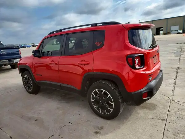 ZACNJDB1XPPP43346 2023 JEEP RENEGADE - Image 2
