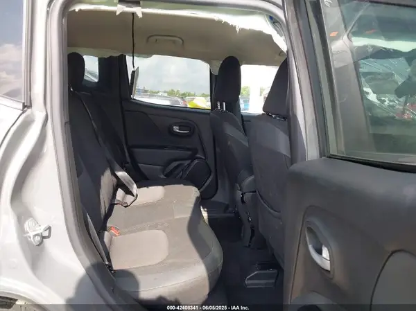 ZACNJDB1XPPP44528 2023 JEEP RENEGADE - Image 8