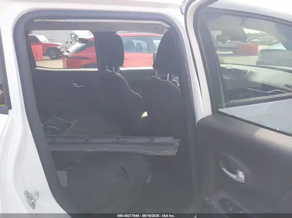 ZACNJDB1XPPP62530 2023 JEEP RENEGADE - Image 8
