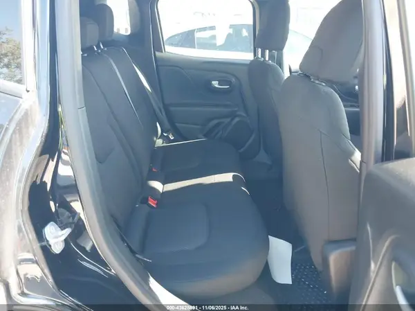 ZACNJDB1XPPP63001 2023 JEEP RENEGADE - Image 8