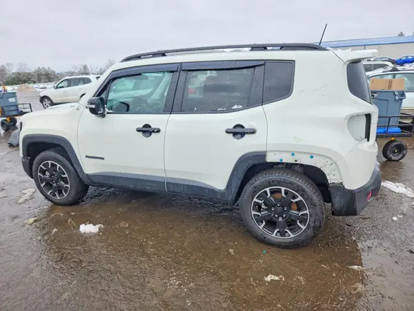 ZACNJDB1XPPP67761 2023 JEEP RENEGADE - Image 2