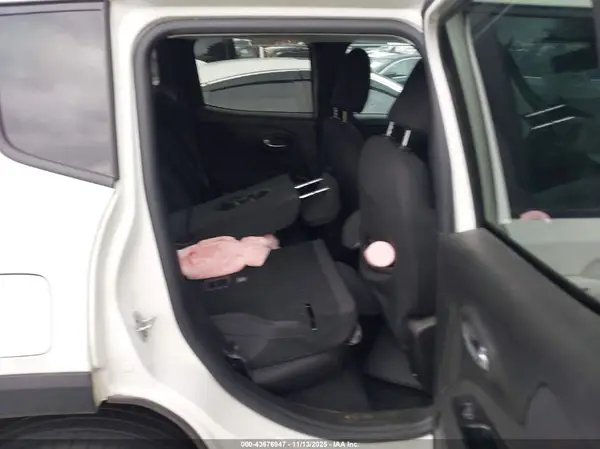 ZACNJDBB0MPM45716 2021 JEEP RENEGADE - Image 8