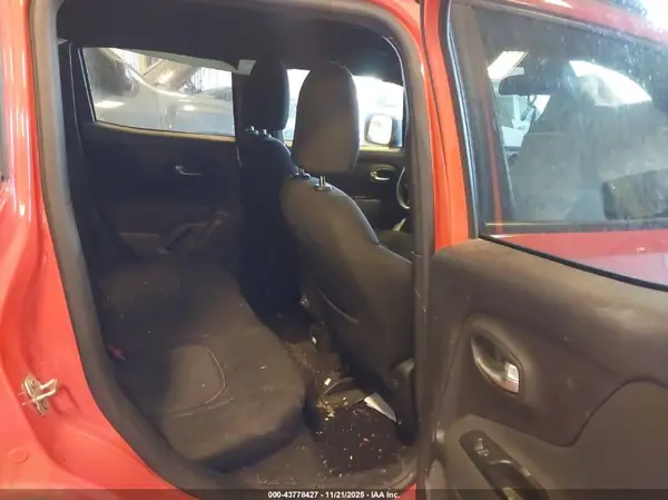 ZACNJDBB0MPM49121 2021 JEEP RENEGADE - Image 8