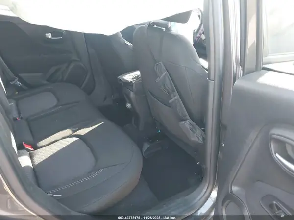 ZACNJDBB0MPN09446 2021 JEEP RENEGADE - Image 8