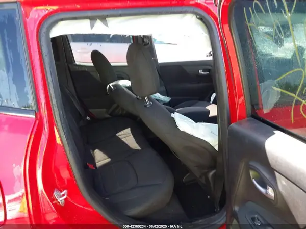 ZACNJDBB1MPM20596 2021 JEEP RENEGADE - Image 8
