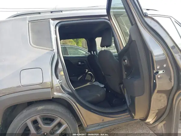 ZACNJDBB2MPM40243 2021 JEEP RENEGADE - Image 8