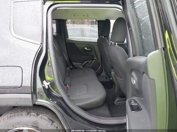 ZACNJDBB4MPM72496 2021 JEEP RENEGADE - Image 8