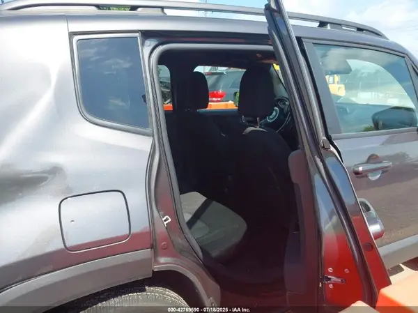 ZACNJDBB5MPM75570 2021 JEEP RENEGADE - Image 8