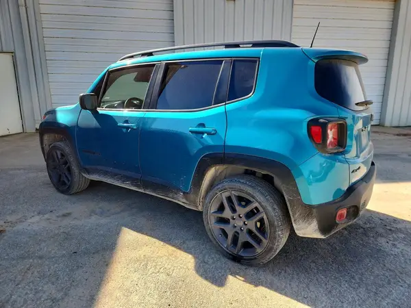 ZACNJDBB6MPM42898 2021 JEEP RENEGADE - Image 2