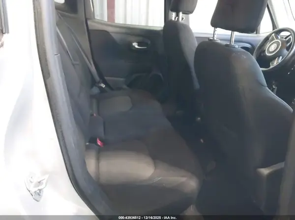 ZACNJDBB6MPM94516 2021 JEEP RENEGADE - Image 8
