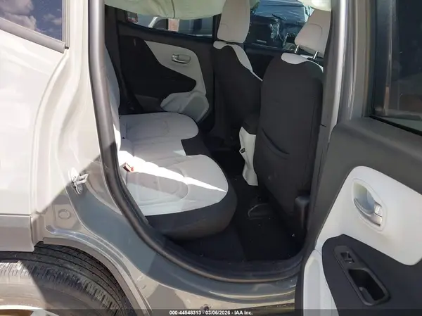 ZACNJDBB7MPM36690 2021 JEEP RENEGADE - Image 8