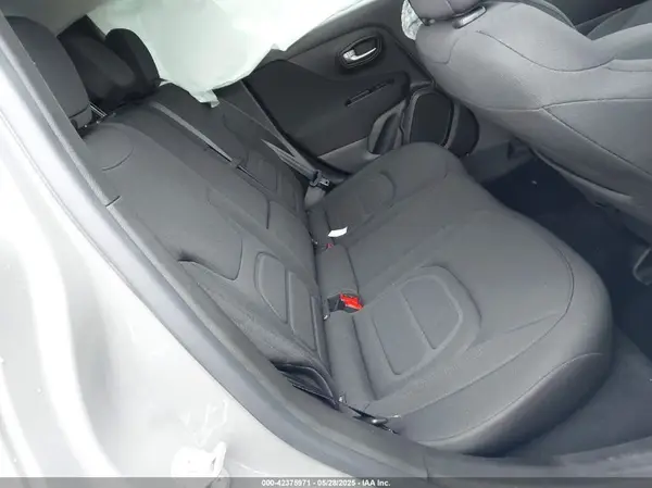 ZACNJDBB7MPN21609 2021 JEEP RENEGADE - Image 8