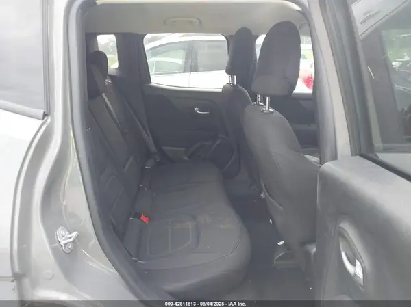 ZACNJDBB8MPM15234 2021 JEEP RENEGADE - Image 8